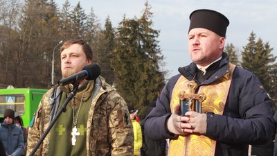 У Черкасах вшанували пам'ять Героїв Небесної Сотні У Черкасах вшанували пам'ять Героїв Небесної Сотні