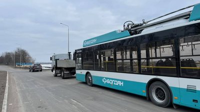 До Сум доправили перший з 19-ти нових тролейбусів