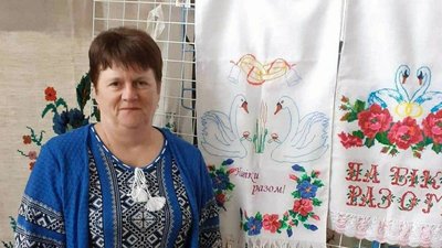 "Щоб повишивати, можу прокинутись о четвертій ранку", – Валентина Гасленко з Нечаївки