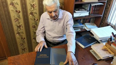 "Ділася стаття про державну українську мову", — екс-нардеп з Волині, який брав участь у голосуванні за Конституцію "Ділася стаття про державну українську мову", — екс-нардеп з Волині, який брав участь у голосуванні за Конституцію