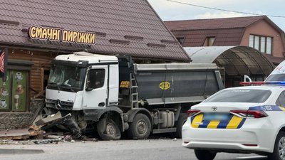 Поліцейські оголосили підозру 41-річному водієві вантажівки