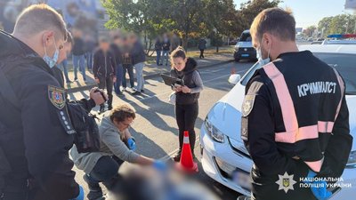 Правоохоронці працюють на місці вбивства військового