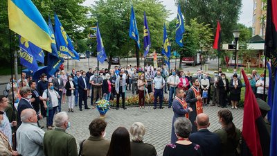 В Івано-Франківську вшанували пам'ять Євгена Коновальця В Івано-Франківську вшанували пам'ять Євгена Коновальця