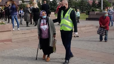 День перемоги по-херсонськи: заборонена символіка та перші затримання (фоторепортаж) День перемоги по-херсонськи: заборонена символіка та перші затримання (фоторепортаж)