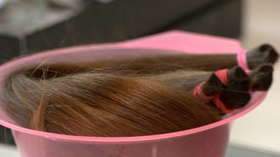 Зрізане волосся дівчинки Зрізане волосся дівчинки