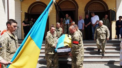 У Мукачеві попрощалися із загиблим на війні військовим Карлом Ліхтенштейном