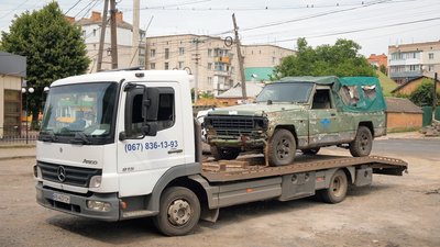 Фронтовий пікап якому понад 40 років ремонтують вінницькі волонтери Фронтовий пікап якому понад 40 років ремонтують вінницькі волонтери