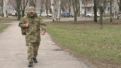 Він зупиняв колони техніки на Запоріжжя добровольця з Білорусі не беруть до жодного військового формування Він зупиняв колони техніки на Запоріжжя добровольця з Білорусі не беруть до жодного військового формування