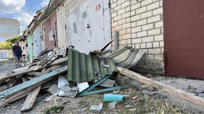 Херсон, обстріли, будинок, атаки РФ, вибиті вікна, поранена 
