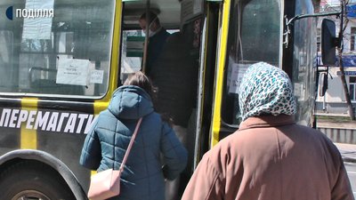 У Хмельницькому в години пік возитимуть лише за спецквитками: як довго діятимуть обмеження