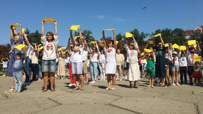 У Полтаві у День Незалежності утворили 30-метровий тризуб