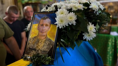 На Закарпатті попрощалися із загиблим військовослужбовцем Юрієм Мочарієм