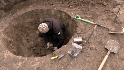 На межі Рівного і Квасилова археологи розкопали ритуальне поховання На межі Рівного і Квасилова археологи розкопали ритуальне поховання