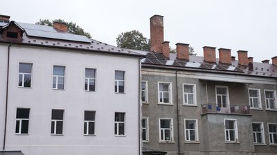 Сонячні панелі, Центр здоров'я дитини, Долинська багатопрофільна лікарня, проєкт "Створення сотової енергомережі", енергоострів, енергонезалежна громада, енергоефективність