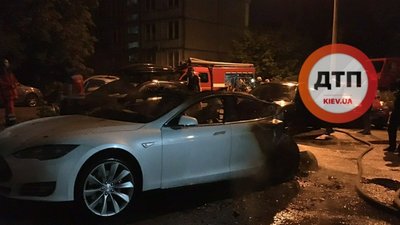 У Києві вночі підпалили Tesla ексголови ОПУ Богдана