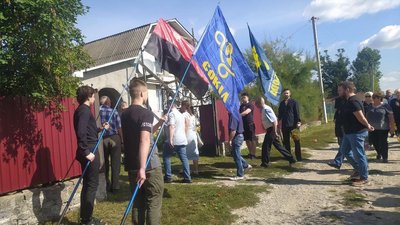 На похорон приїхали побратими з ВГО "Сокіл", 9 вересня 2023. Фото: Суспільне Хмельницький На похорон приїхали побратими з ВГО "Сокіл", 9 вересня 2023. Фото: Суспільне Хмельницький
