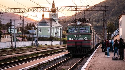 Уряд заборонив залізничні перевезення у "червоній" зоні
