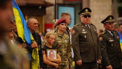 Учасники Маршу захисників, Київ, 24 серпня 2021 року Учасники Маршу захисників, Київ, 24 серпня 2021 року