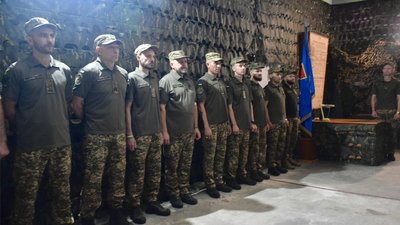 Миколаївські гвардійці отримали нагороди від Миколаївської ОВА Миколаївські гвардійці отримали нагороди від Миколаївської ОВА