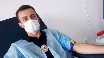 Безпечна кров рятує життя. Патрульні поліцейські Прикарпаття здали кров Безпечна кров рятує життя. Патрульні поліцейські Прикарпаття здали кров
