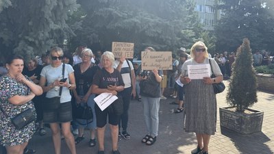 Депутати Рівнеради не продовжили оренду землі для підприємців ринку Дикого