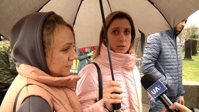 У Житомирі попрощалися з десантниками Дмитром Яковцем та Дмитром Кановою У Житомирі попрощалися з десантниками Дмитром Яковцем та Дмитром Кановою