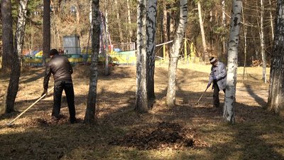 Кілька десятків житомирян долучилися до прибирання Гідропарку
