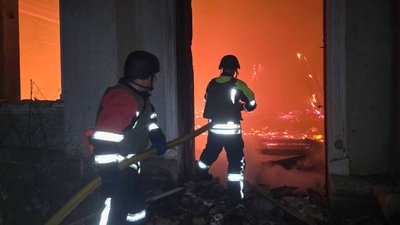 Атака дронів на Одещину: зруйновано лікарню, дитячий центр і ліцей Атака дронів на Одещину: зруйновано лікарню, дитячий центр і ліцей