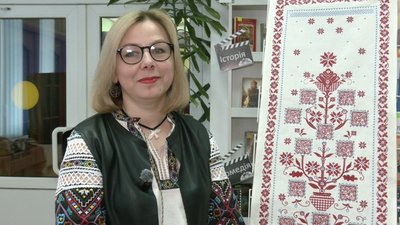 Страви з "Енеїди" Котляревського представили у Луцьку на вишитому цифровому рушнику Страви з "Енеїди" Котляревського представили у Луцьку на вишитому цифровому рушнику