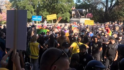 Суд зобов'язав поліцію відкрити справу через сутички під час "Одеса Прайд 2020" Суд зобов'язав поліцію відкрити справу через сутички під час "Одеса Прайд 2020"