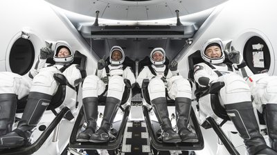 У США планують доставити на МКС чотирьох астронавтів на кораблі Маска