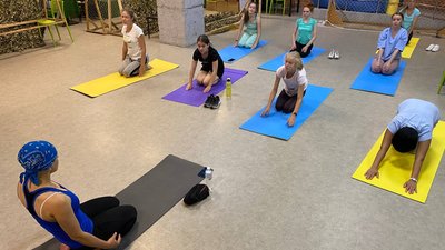 "Можна пенсіонерам і молоді": у Вінниці проводять безкоштовні заняття з йоги "Можна пенсіонерам і молоді": у Вінниці проводять безкоштовні заняття з йоги