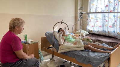 Руку переїхав віз: у Львові лікарі врятували кисть 17-річному хлопцю Руку переїхав віз: у Львові лікарі врятували кисть 17-річному хлопцю