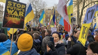 У Берліні на Лондоні на протест проти війни в Україні вийшли понад 30 тисяч людей У Берліні на Лондоні на протест проти війни в Україні вийшли понад 30 тисяч людей