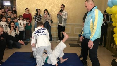 "Українським дітям – українську книгу": у Тернополі організували благодійну акцію "Українським дітям – українську книгу": у Тернополі організували благодійну акцію