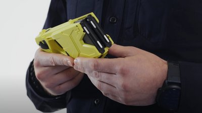 Поліція отримає електрошокери: чи безпечно це та скільки коштує. СУСПІЛЬНЕ | ВІДЕОНОВИНИ