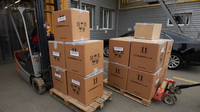 Україна отримала з Південної Кореї 100 тисяч ПЛР-тестів на коронавірус