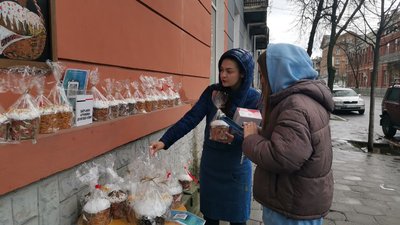 Благодійний продаж пасок у Полтаві: скільки зібрали грошей Благодійний продаж пасок у Полтаві: скільки зібрали грошей