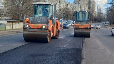 Після зими — з ямами: як відновлюють дороги на Одещині та чому ремонти залишаються тимчасовими