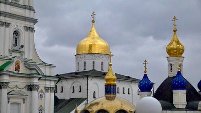 Почаївській Свято-Успенській лаврі на Тернопільщині заборонили видобувати пісок