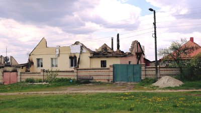 Російські окупанти продовжують обстріли звільненої Руської Лозової — мер Дергачів Російські окупанти продовжують обстріли звільненої Руської Лозової — мер Дергачів
