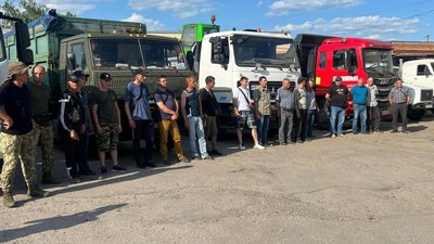 Ліквідація наслідків повені. Вінницька ОВА відправила на Херсонщину 28 працівників та 11 спеціалізованих машин