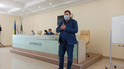 У Дніпрі пройшли громадські обговорення щодо тарифів на паркування, – тарифи не озвучили У Дніпрі пройшли громадські обговорення щодо тарифів на паркування, – тарифи не озвучили