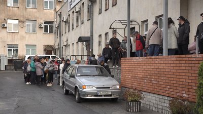 У Черкасах віряни-іноземці роздають гарячі сніданки У Черкасах віряни-іноземці роздають гарячі сніданки