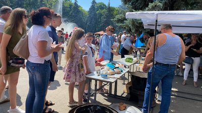 У Вінниці на фестивалі польової кухні для військових зібрали 45 тисяч гривень