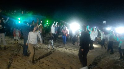 "30 із 40": на ГОГОЛЬFest показали перфоманс в Олешківській пустелі "30 із 40": на ГОГОЛЬFest показали перфоманс в Олешківській пустелі