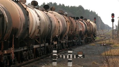 На Чернігівщині селяни навели вогонь на 50 цистерн та колону бронетехніки РФ. СУСПІЛЬНЕ | ВІДЕОНОВИНИ