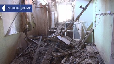 На лінії розмежування спецкомісія обстежує зруйновані обстрілами будинки На лінії розмежування спецкомісія обстежує зруйновані обстрілами будинки