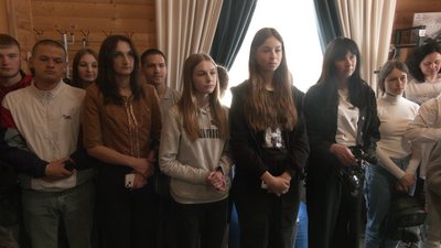У Ворохті на Івано-Франківщині відкрили молодіжний ресурсний центр "Віадук єднає" У Ворохті на Івано-Франківщині відкрили молодіжний ресурсний центр "Віадук єднає"