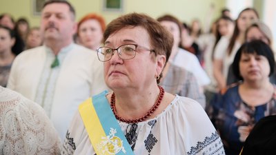 У чернівецьких школах провели останні дзвоники: фото У чернівецьких школах провели останні дзвоники: фото